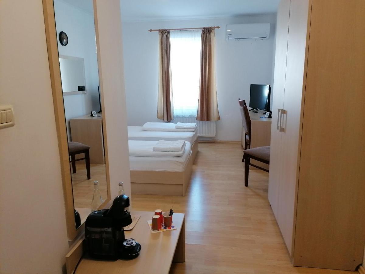 Casa La Fayette Hotel ทิมิชัวรา ภายนอก รูปภาพ