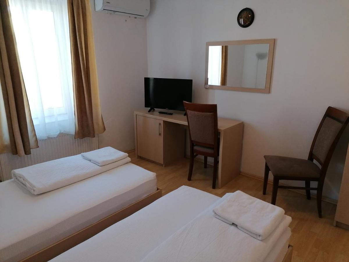 Casa La Fayette Hotel ทิมิชัวรา ภายนอก รูปภาพ